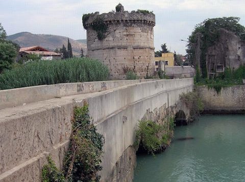 Questa immagine ha l'attributo alt vuoto; il nome del file è ponte-lucano2-480x357-3.jpg